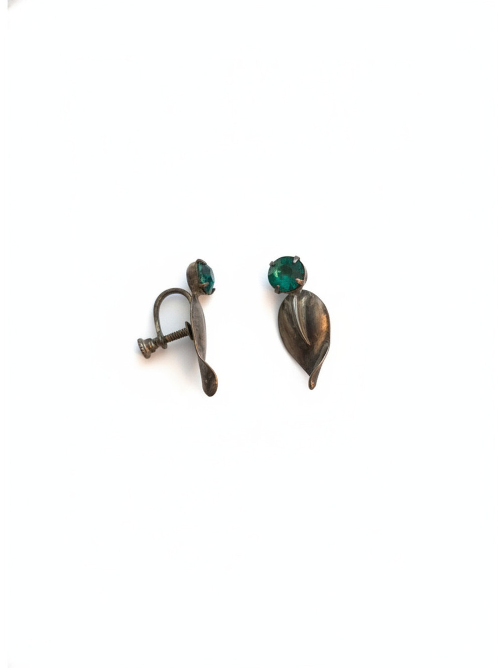 Vintage 925 Sterling silver Screw Back Earrings, Green Gemstone and Leaf Design